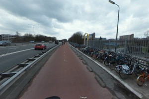 PvdA stelt vragen over fietsstrook spoorviaduct Station Delft-Campus
